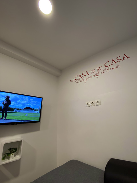 IMG-3083