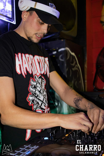 TECHNOCHARRO-IMG-7755.jpg