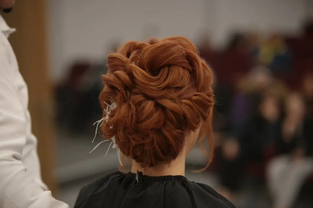 3 Coafuri Elegante și Ușoare pentru Părul de a Doua Zi