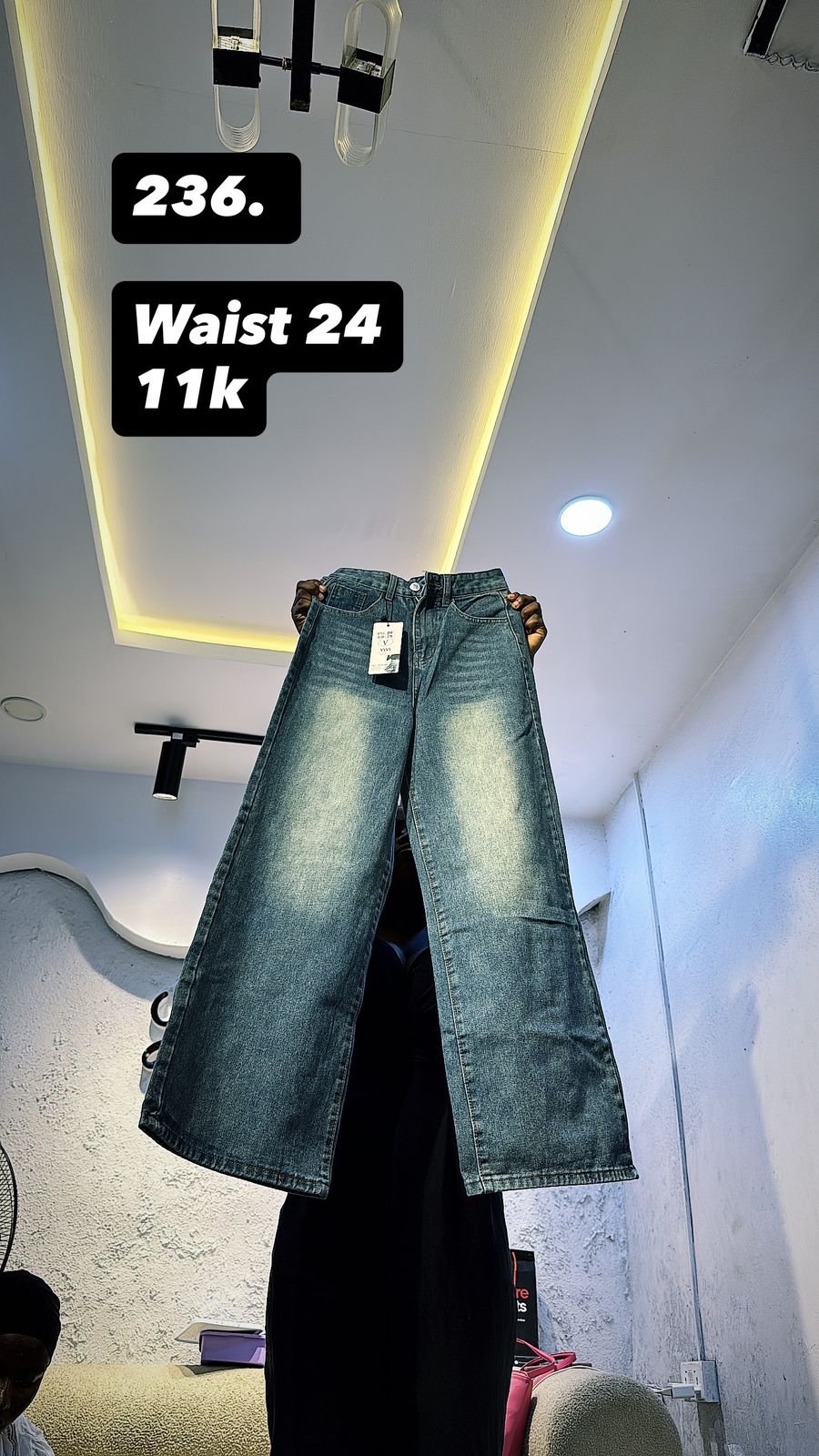 Waist 24