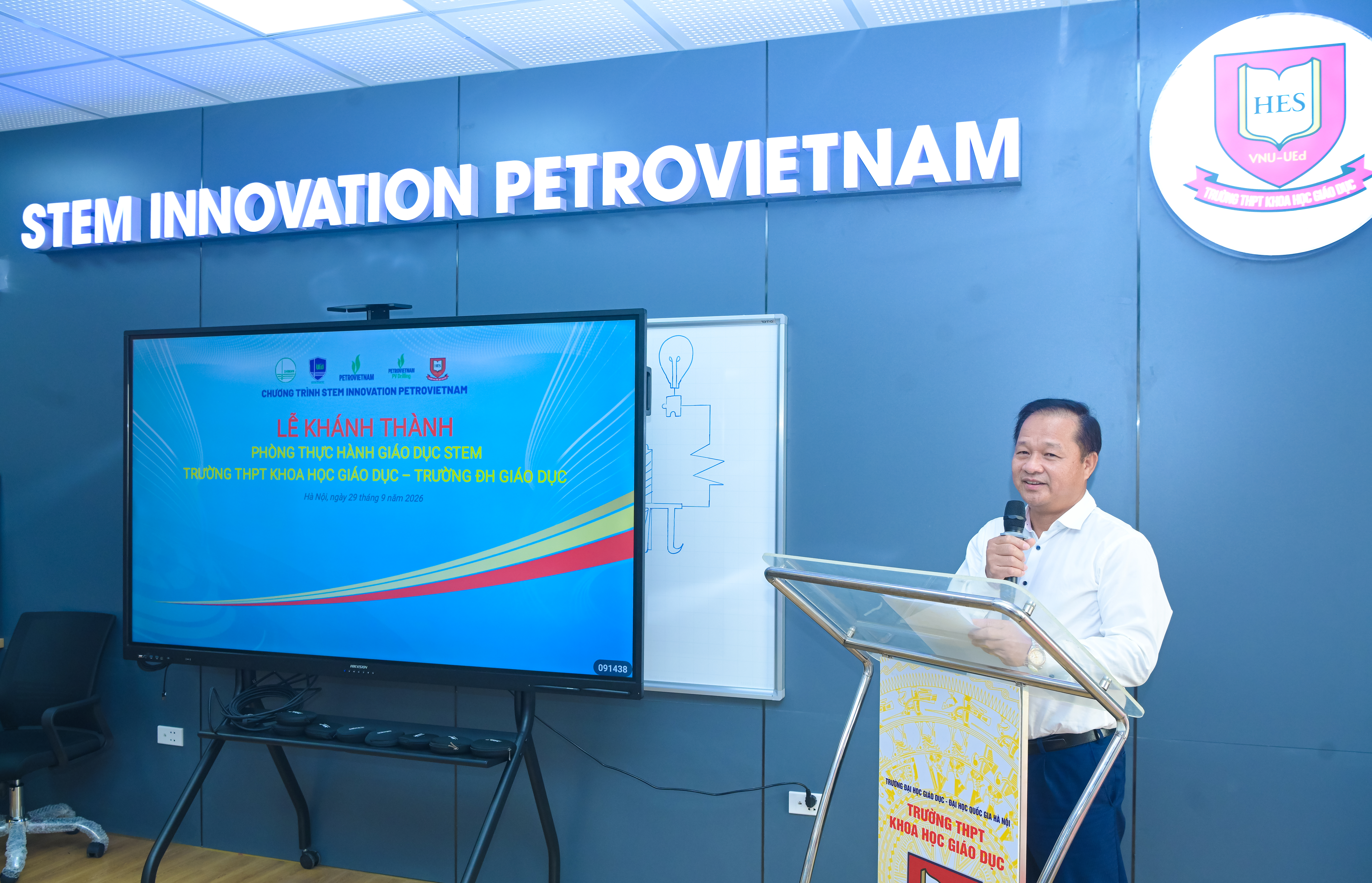 Lễ khánh thành phòng STEM HES 4