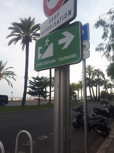Tsunami-Warning