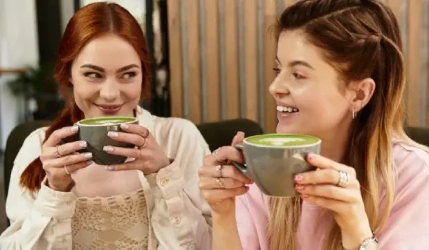 Matcha și cocos: combinația care te scapă de stres și balonare