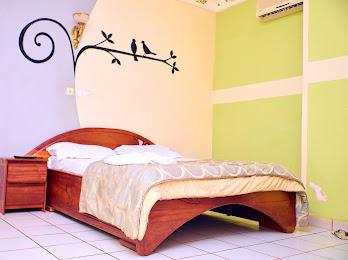 Chambre meublée à louer à Yaoundé - 15000 FCFA/Jour