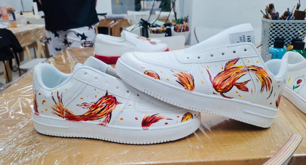Sneakers art jamming workshop banner with customised sneakers
