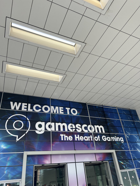 Welcome to gamescom - The Heart of Gaming entrance sign