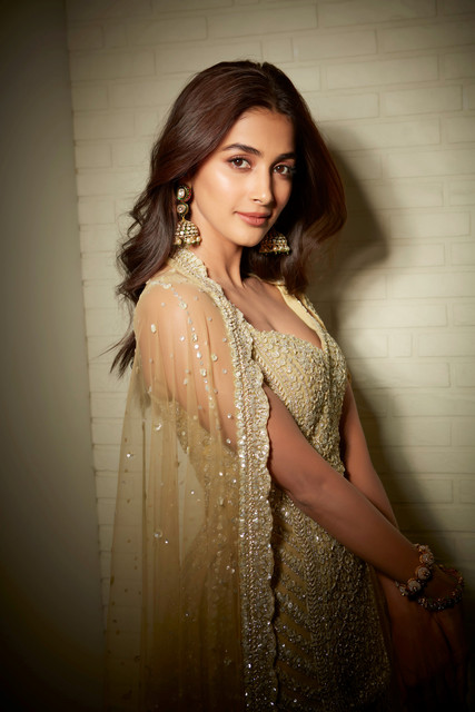 Pooja-Hegde-4