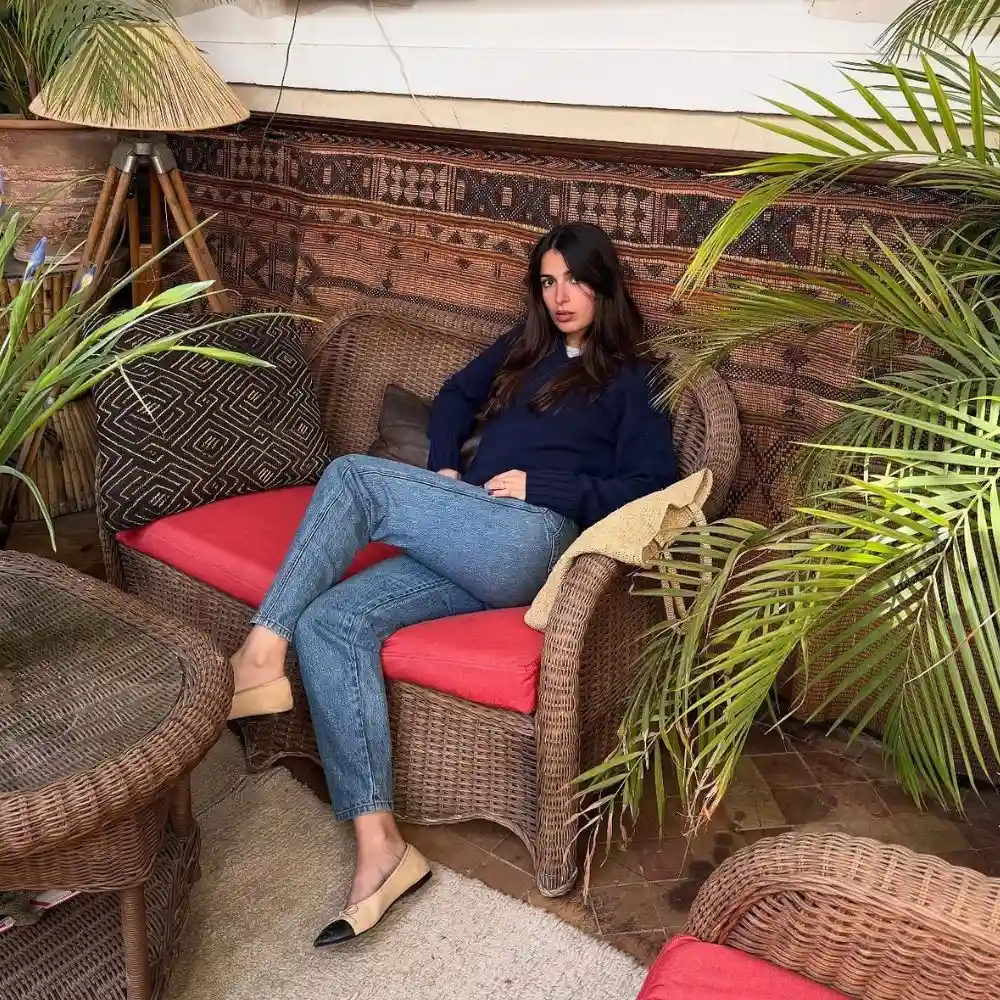 The Timeless Jeans and Flat Shoe Pairing Parisians Wear Most