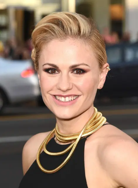 Anna-H-l-ne-Paquin