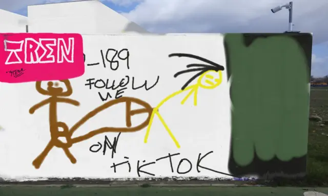 Graffiti artwork by PfauuY