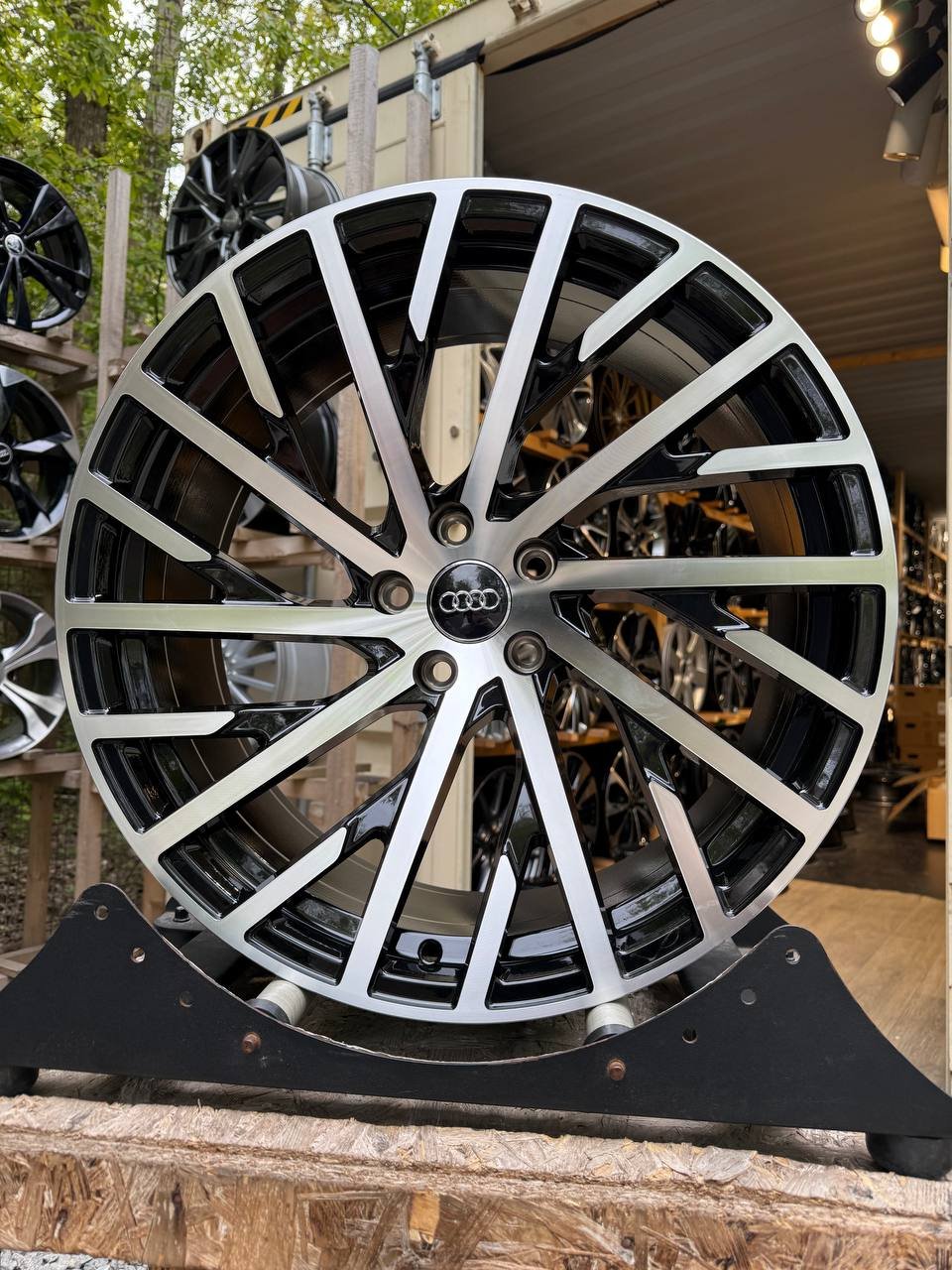 Диски M337 Диски 20" 5*112 9J ET30 DIA 66.6 R20 5*112 — купити у Львові