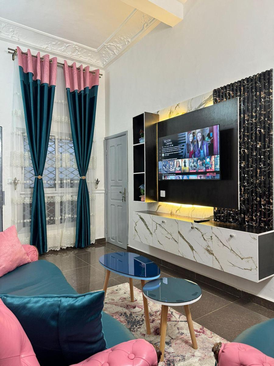 Studio meublé à louer à Logpom, Douala - 30000 FCFA/nuit
