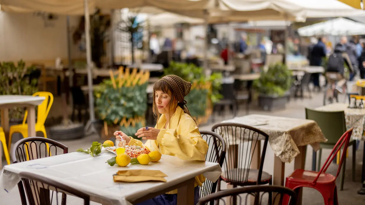 Solo Dining Made Easy: Top Restaurant Chains
