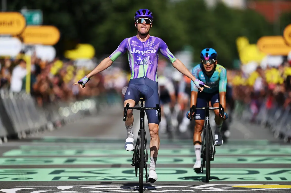 Mauro Schmid Wins Tour de France Stage 13 in Thrilling Sprint