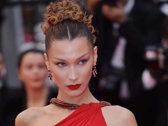 Bella-Hadid-1.png