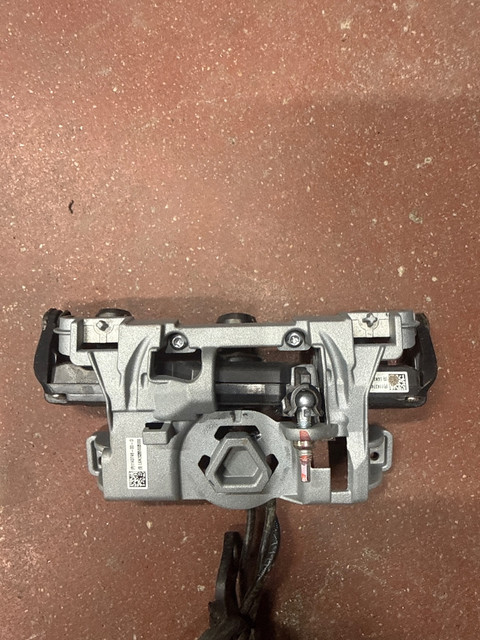 Камера передняя Tesla Model 3 18-23 на лобовом Tesla Model 3 2021