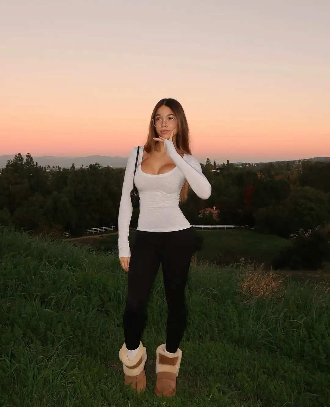 Chloe Parker Wallpapers Insta Sport Bio (3)