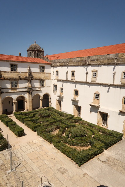 Tomar Claustro dos Corvos Raben.jpg