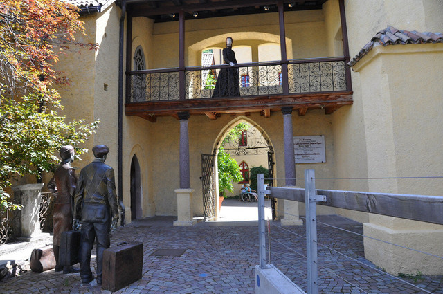 castle-T-013