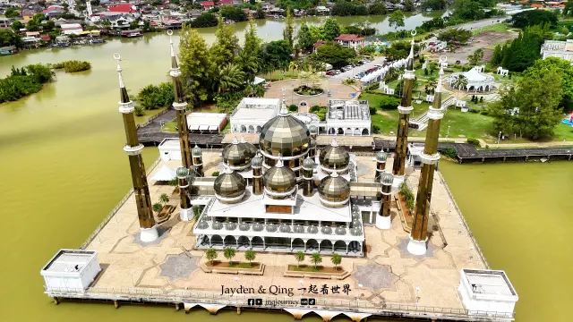 Masjid Kristal3.webp