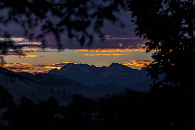 Colorful Yellowstone sunset over mountains