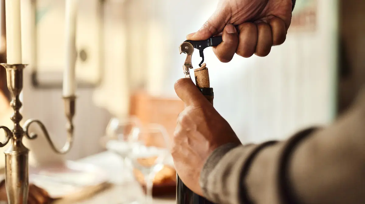 The Great Wine Debate: Screw Cap or Cork?