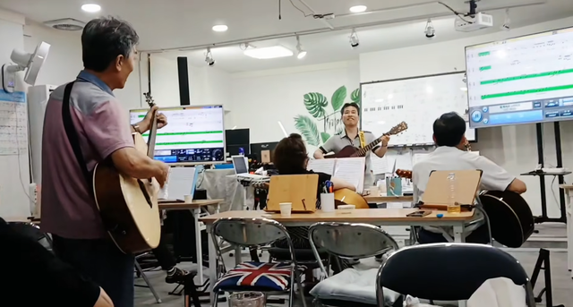 통기타 학원 라이브 반주기 수업