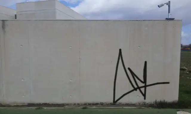 Graffiti artwork by Cmudikk