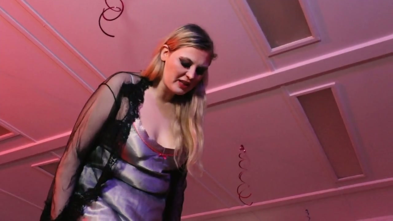 Babe Camp Screenshot