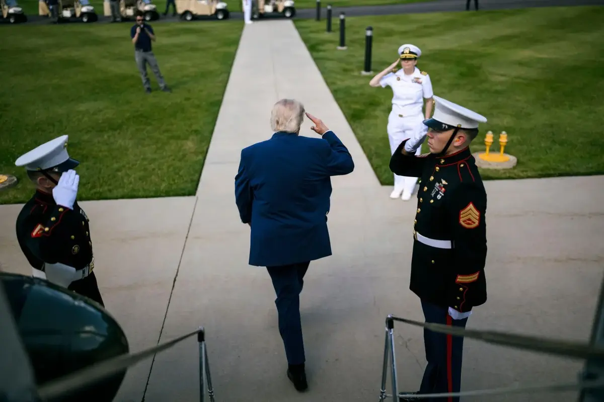 Trump convoacă cabinetul la Camp David, pe fondul presiunilor interne și externe