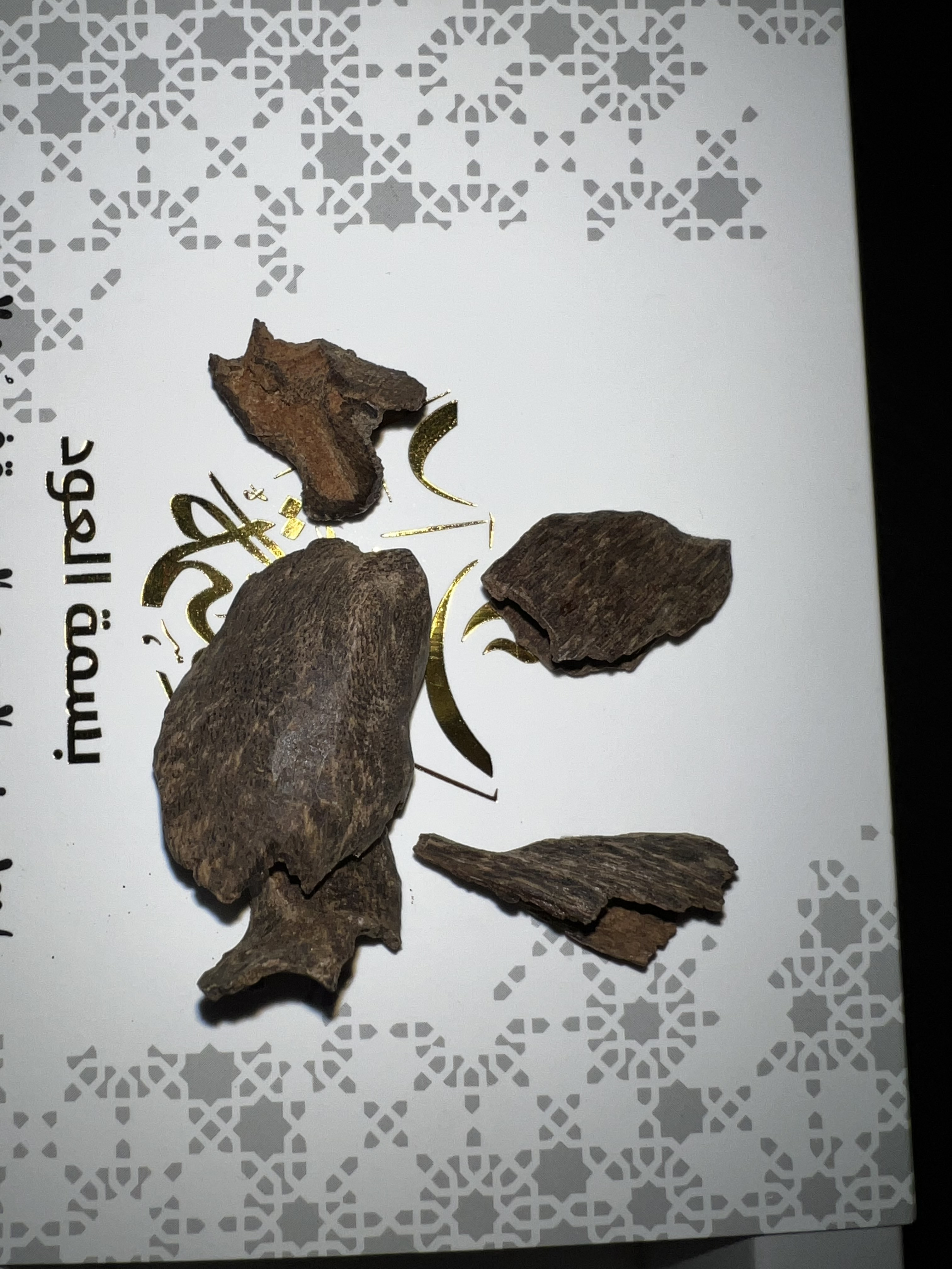 [Ouddict.com] Oud Photos