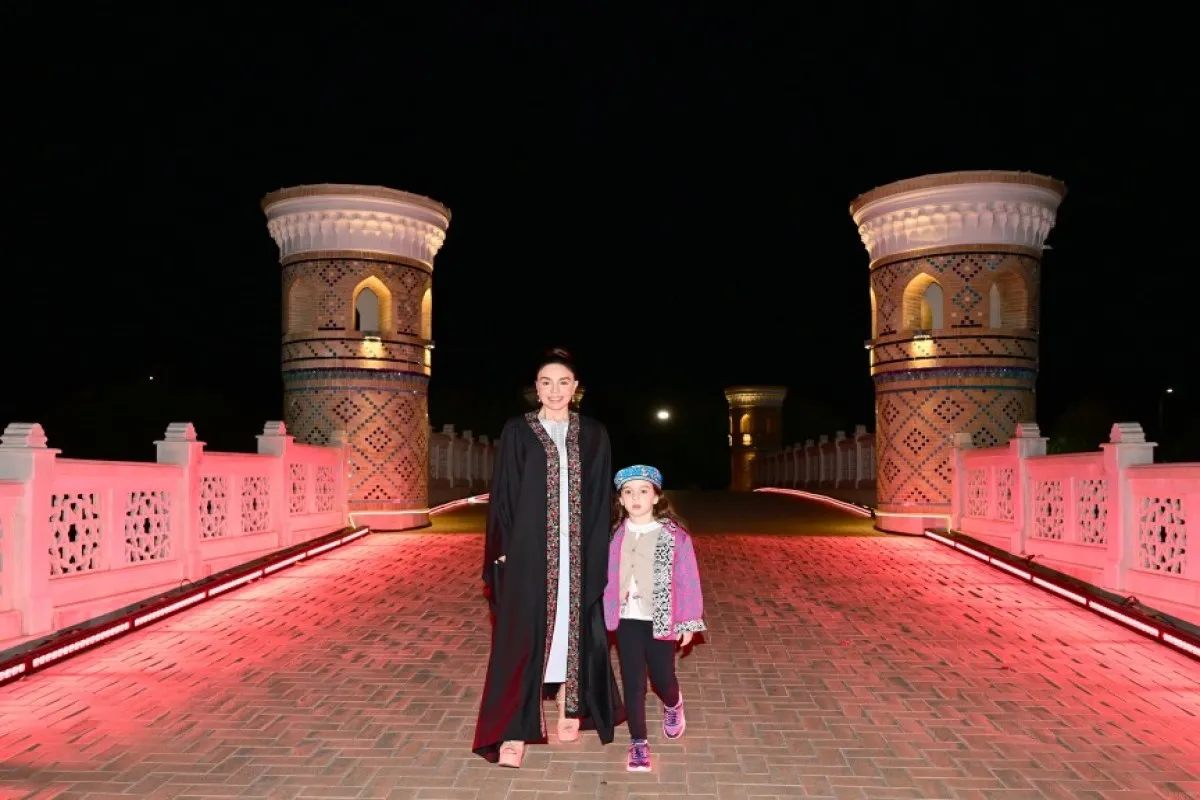 Leyla Əliyeva Səmərqənddəki “Əbədi şəhər” tarixi kompleksini gəzib