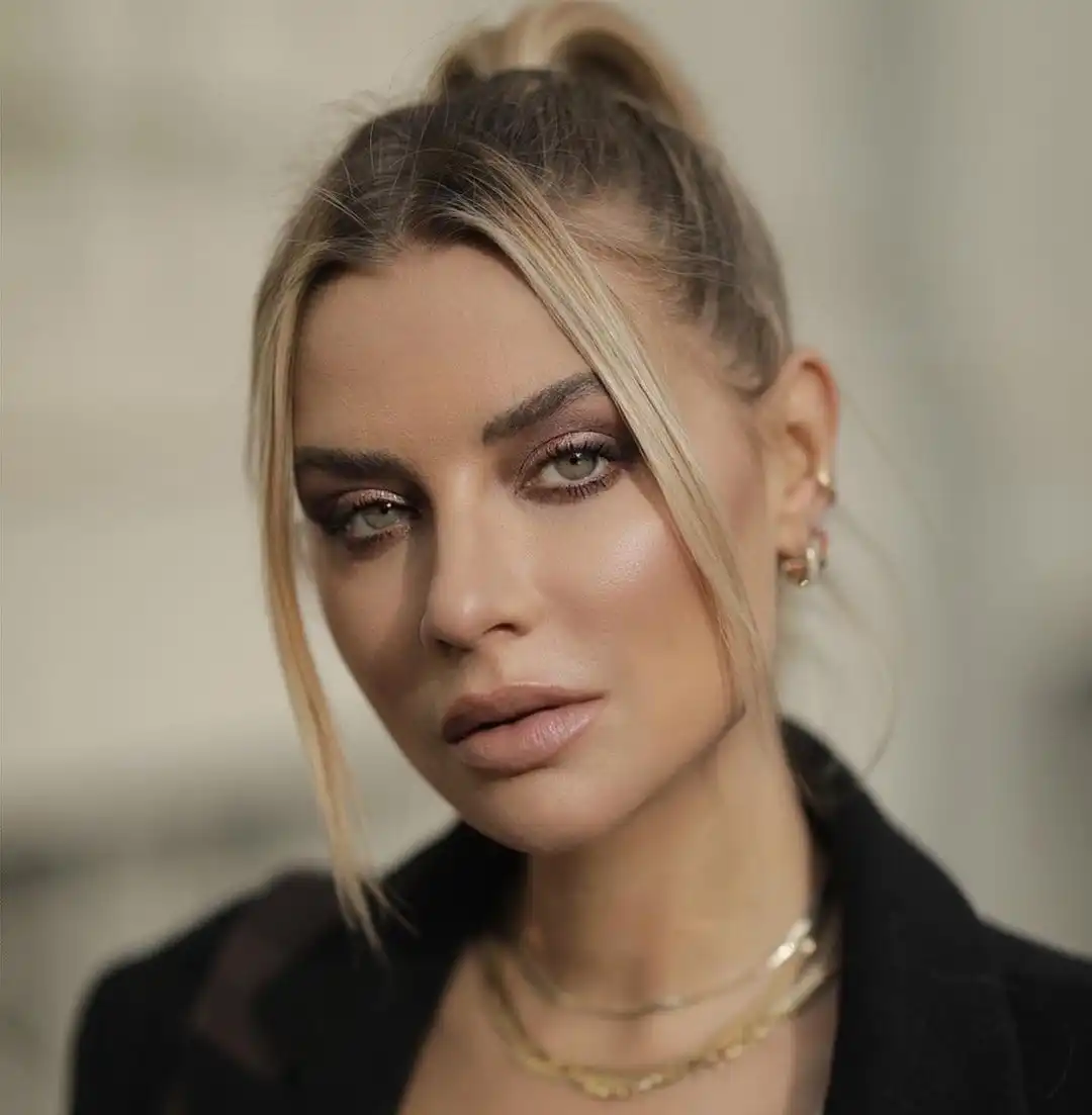 Veronica Ferraro Wallpapers Insta Fit Bio (7)