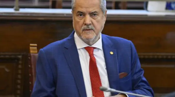 Cine sunt „băieții deștepți” care câștigă de pe urma panourilor fotovoltaice?