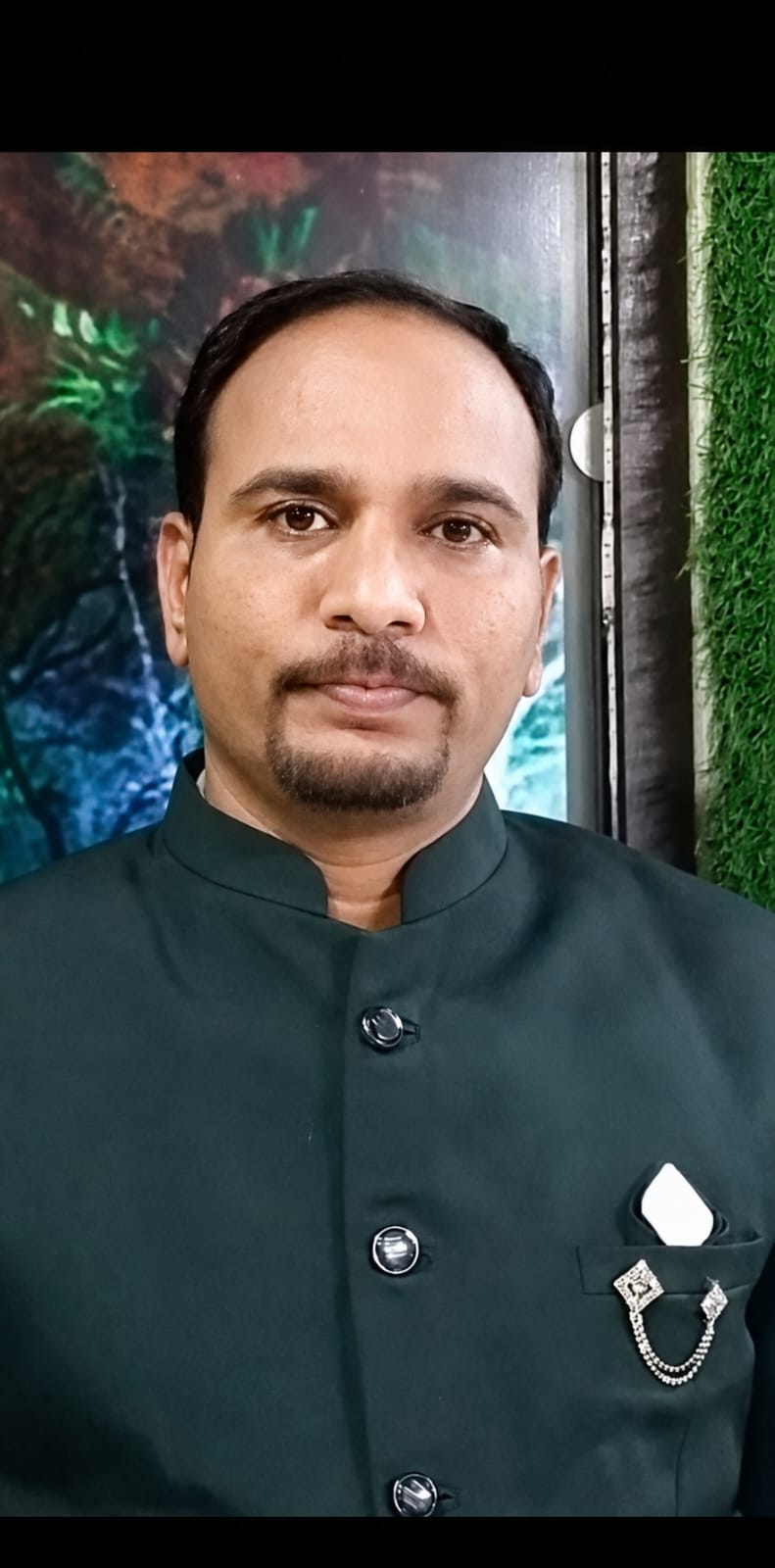 Dr. Akshaykumar Dhaneshkumar Raval