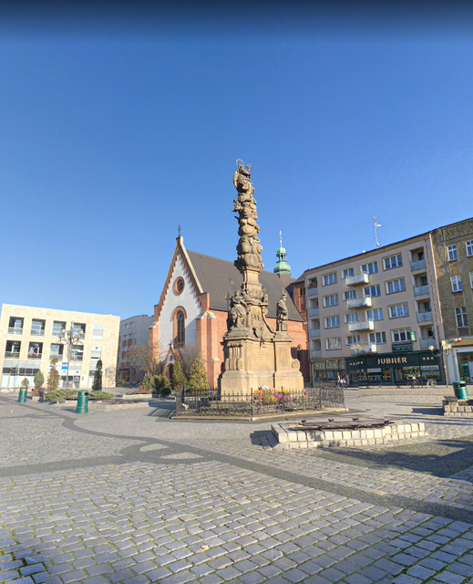 pomnik-rynek