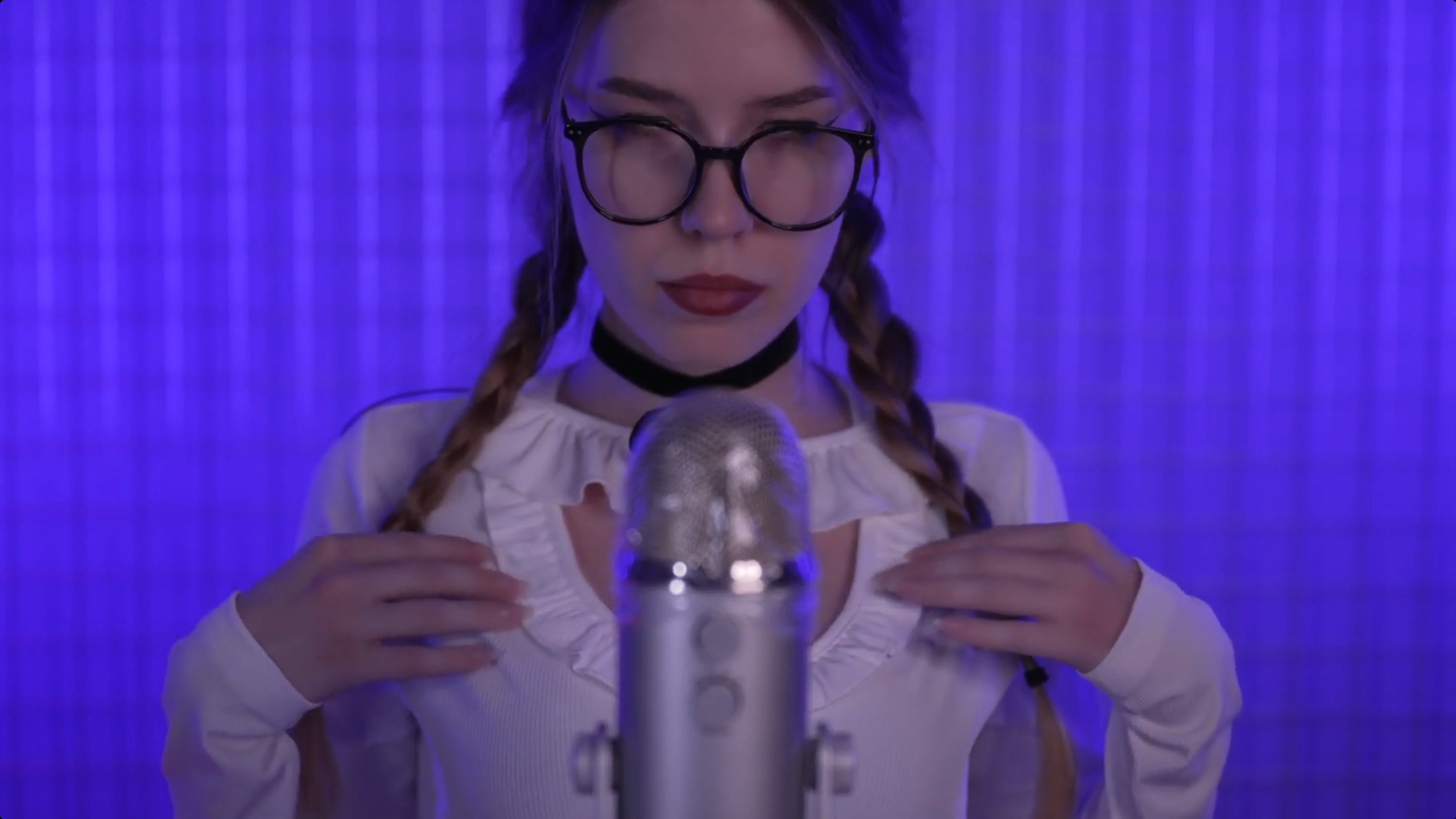 BlueYeti Licking [ MOOD ]