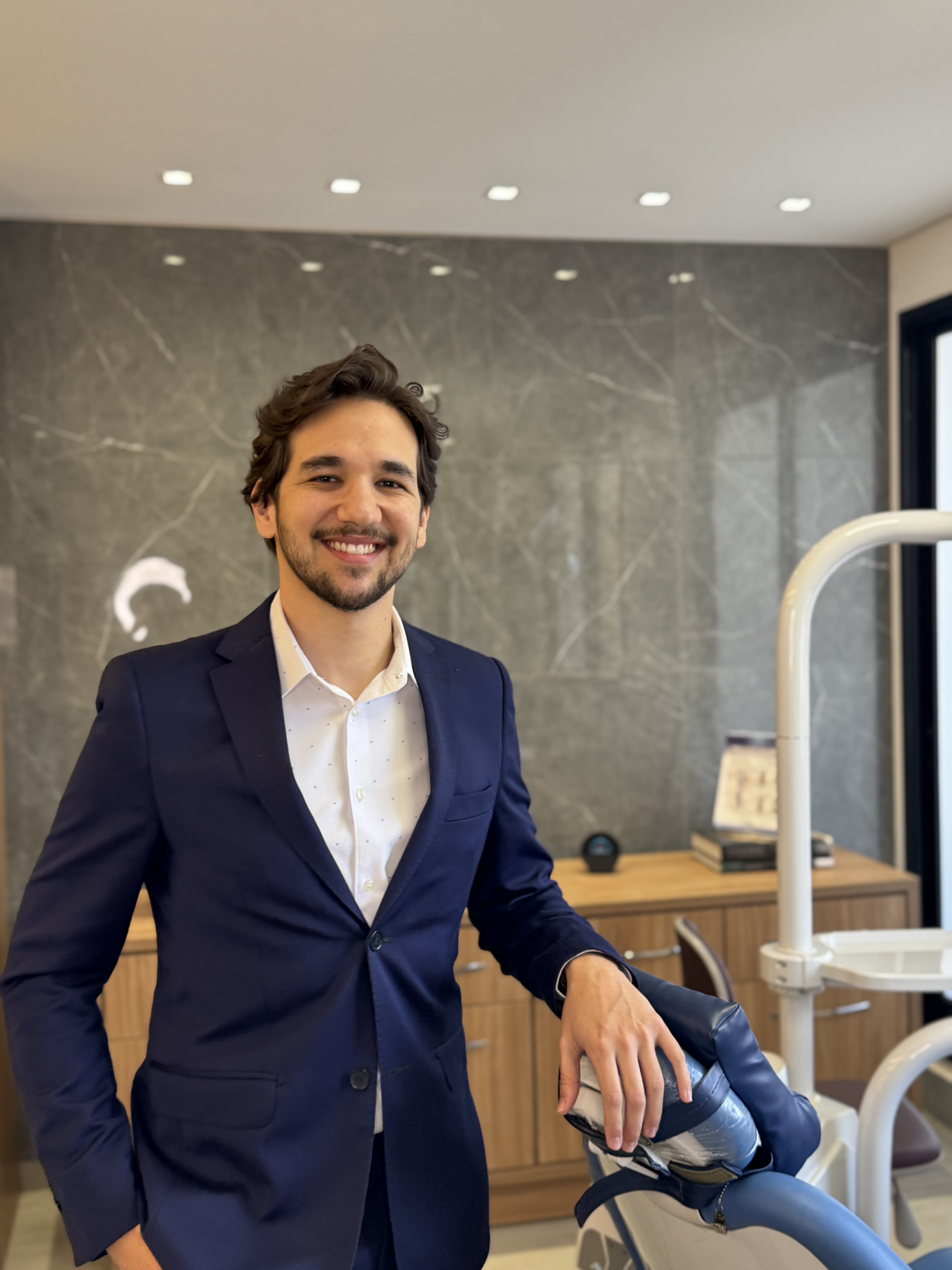 Dr. Otavio Pelucio