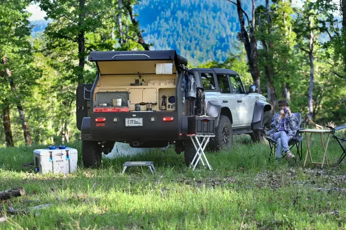 Top 10 camioane mici off-road pentru aventuri de camping în 2026