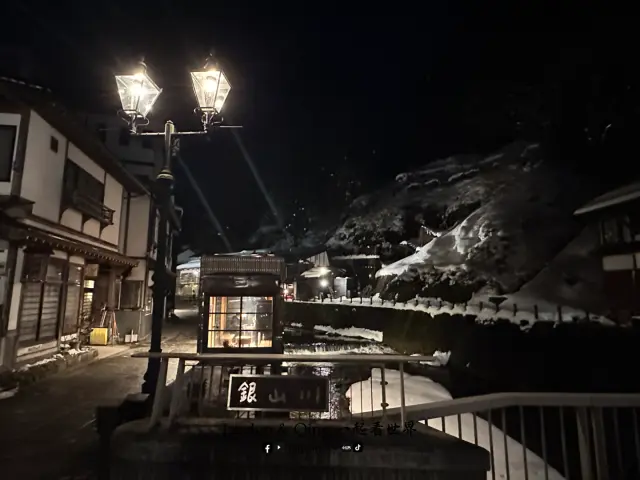 银山温泉街9.webp