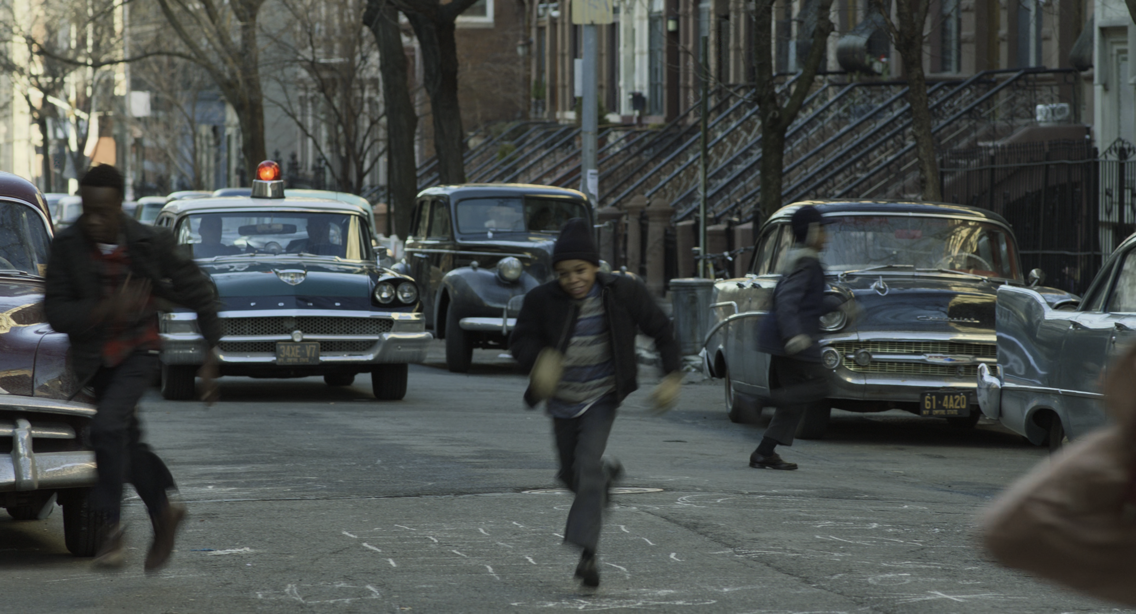 Cena do filme Brooklyn - Sem Pai Nem Mãe
