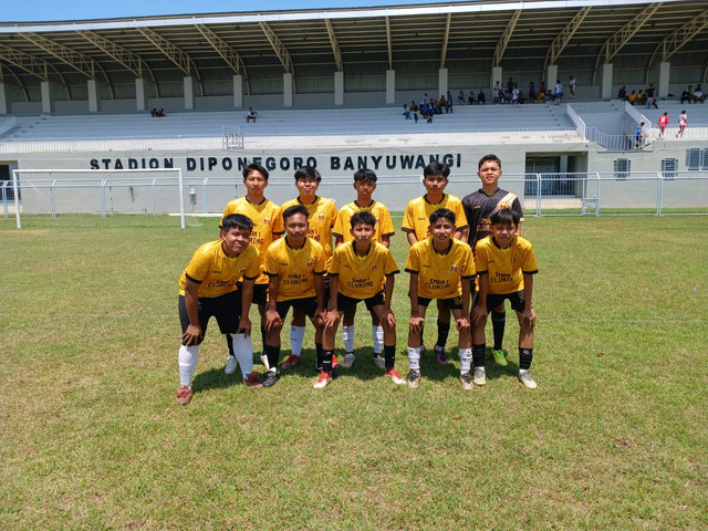 sepak bola.jpg