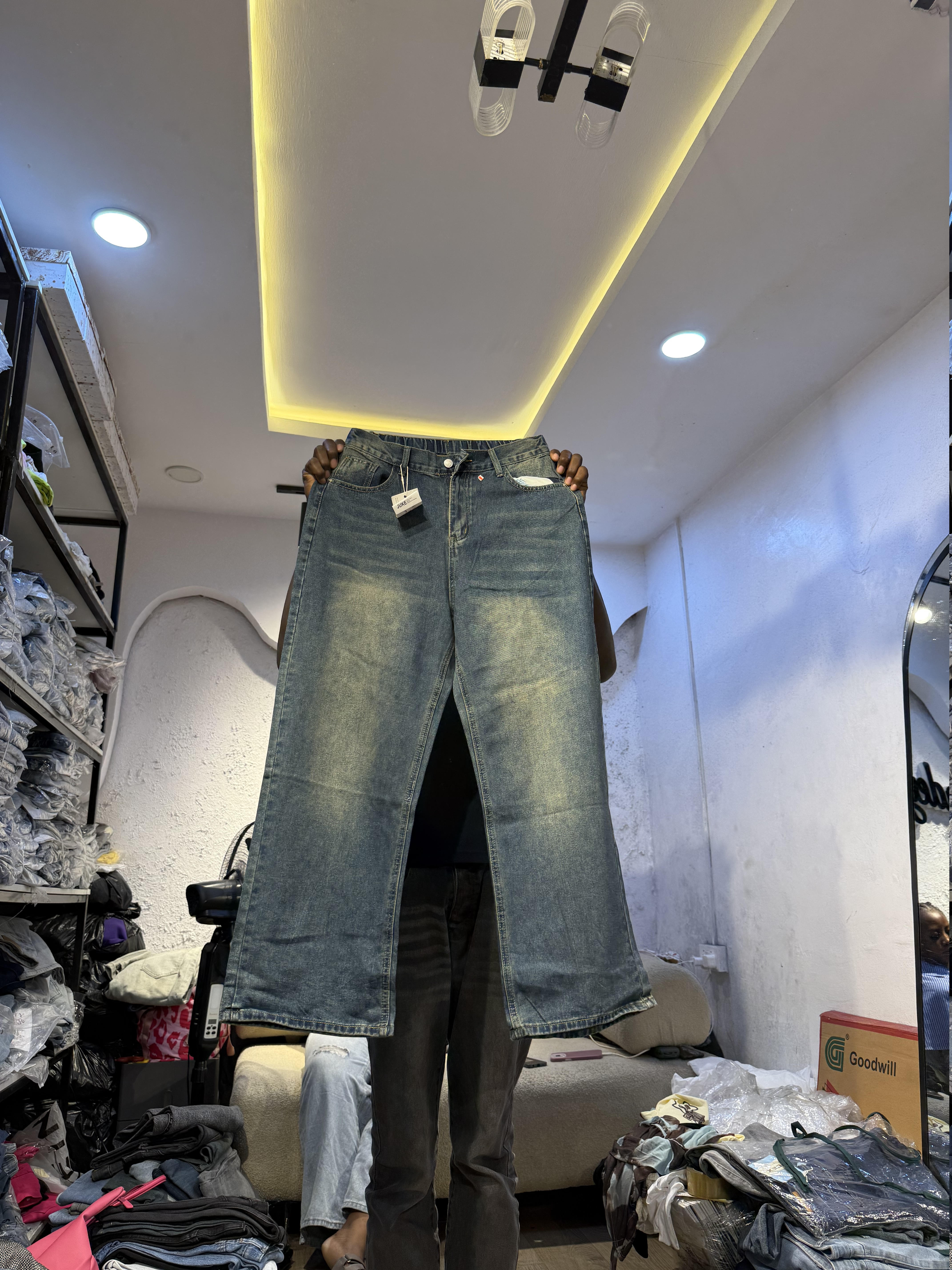 Waist 32
