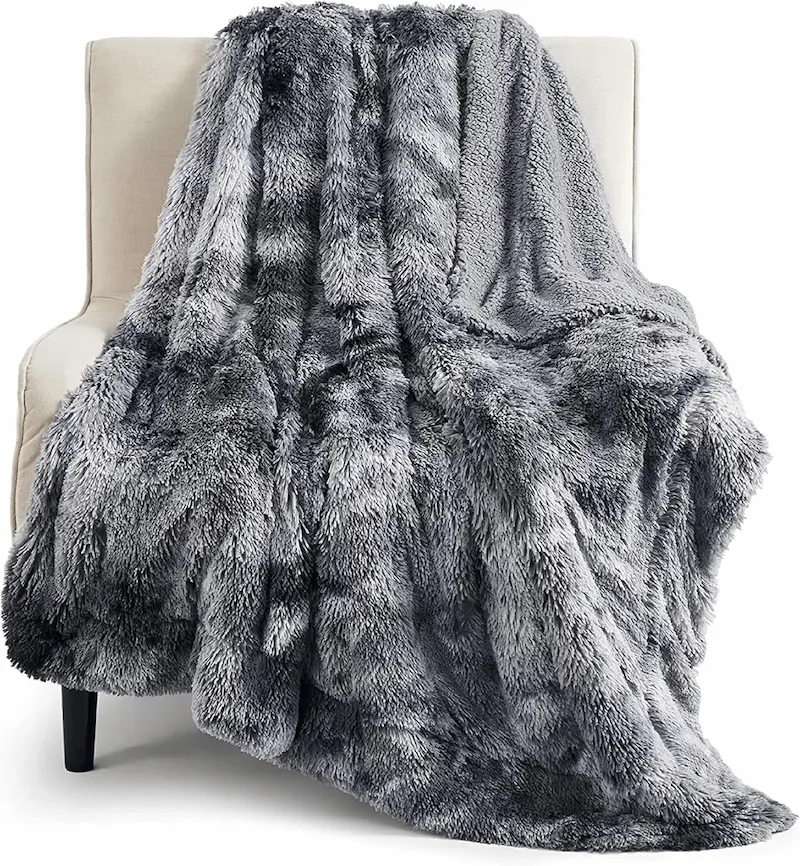 Bedsure Fluffy Faux Fur Throw Blanket Cozy Sherpa Fleece Plush Warm Couch Bed Blanket Gift for Women