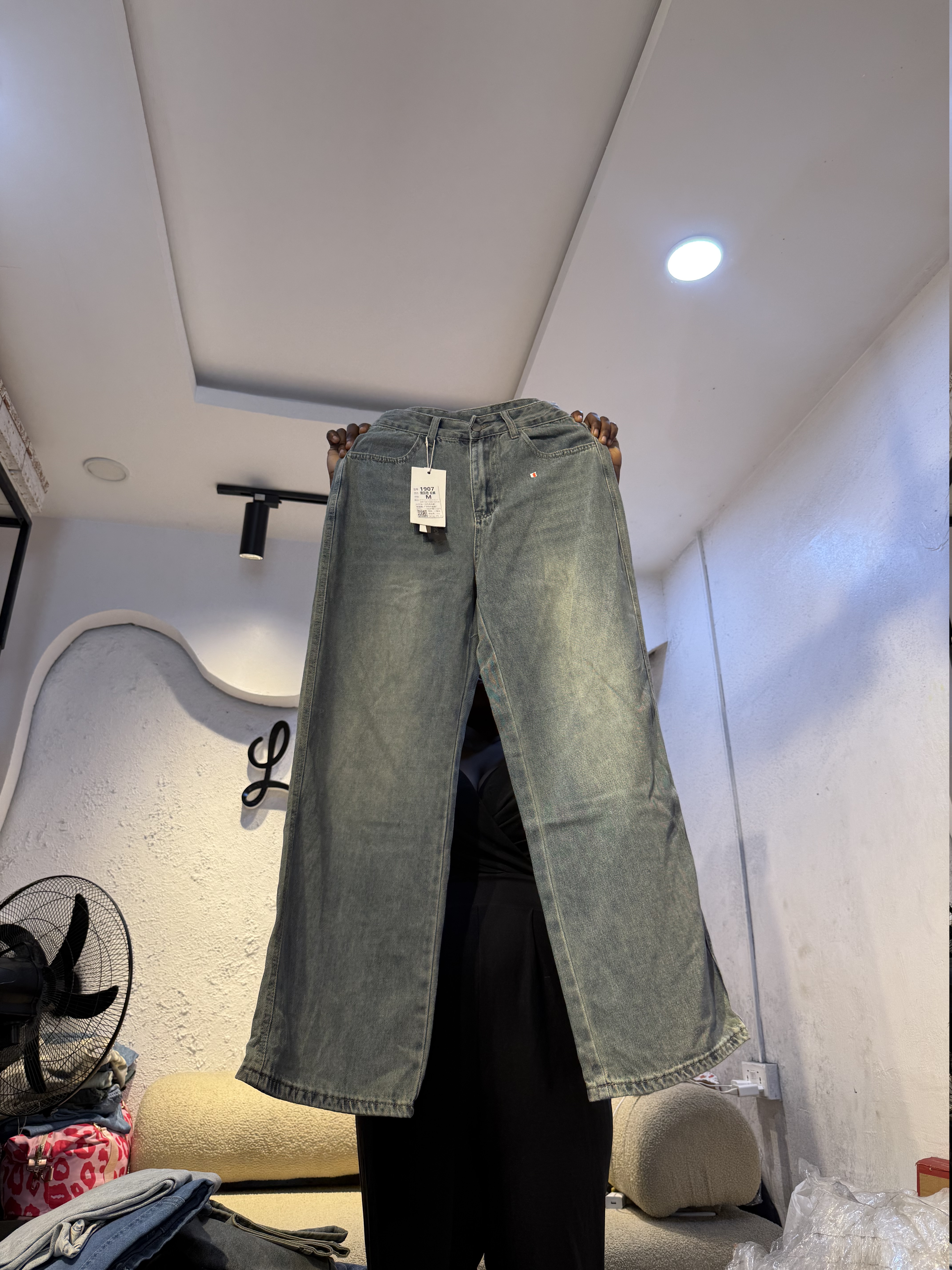 Waist 28