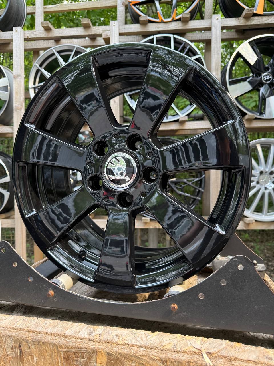 Диски Вживані | N25 Диски 16" 5*112 7J ET43 DIA 66.6 Black Gloss R16 5*112 — купити у Львові