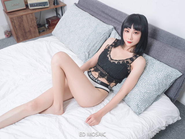 045