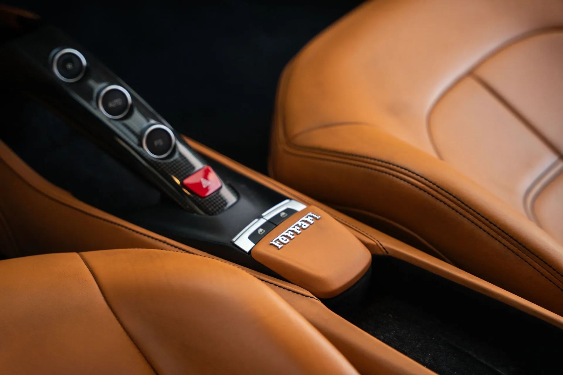 Ferrari 488 Coupe photo 7