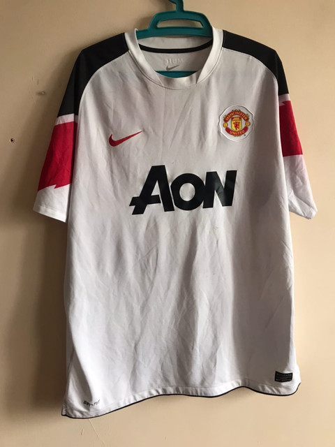 man-utd-10-away4