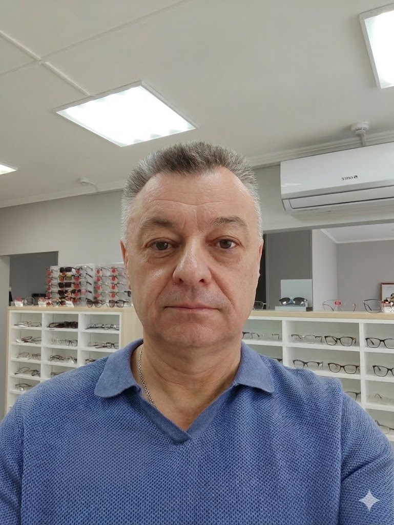 Врач-оптометрист Александр